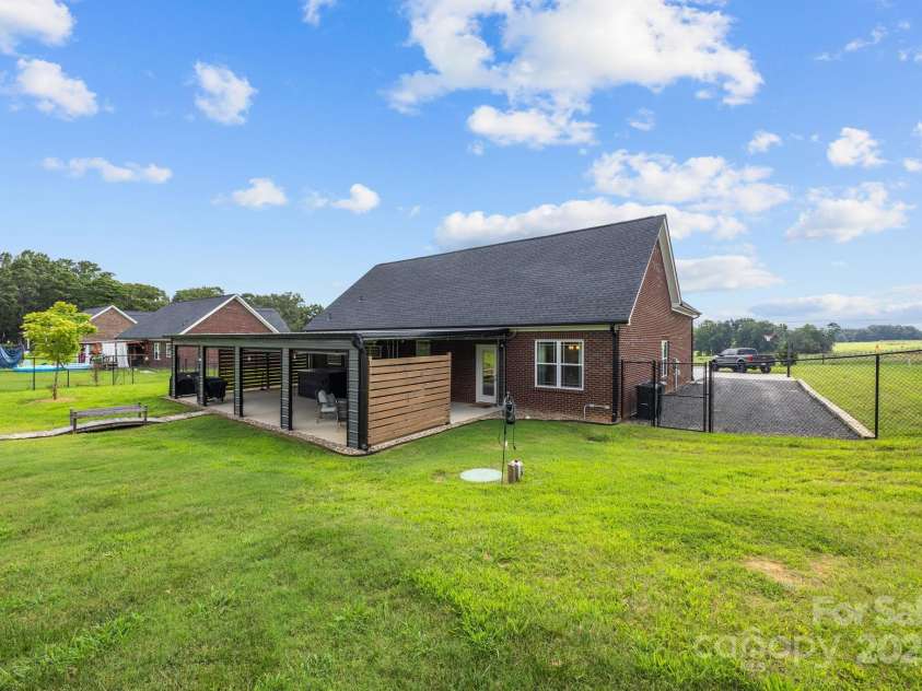 2647 Puetts Chapel Road, Bessemer City, NC 28016.  MLS# CAR4293925, YatesRealty ID 33768. 