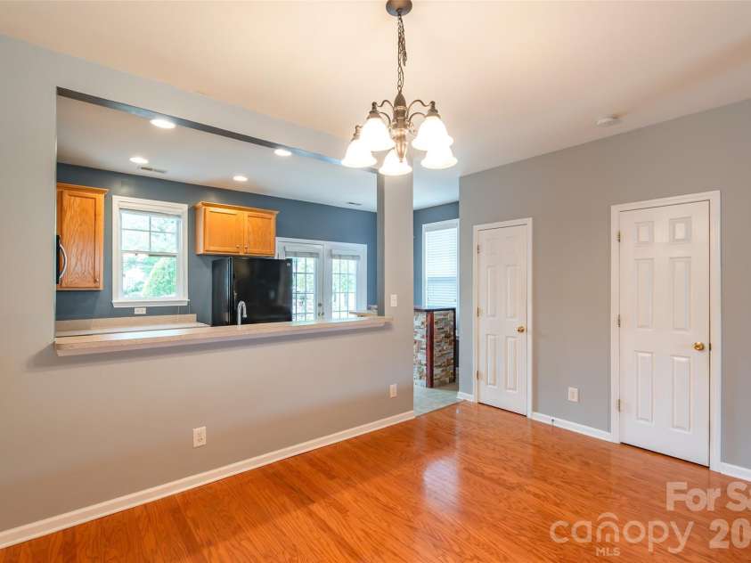 10350 Mcgoogan Lane, Charlotte, NC 28277.  MLS# CAR4397671, YatesRealty ID 33769. 