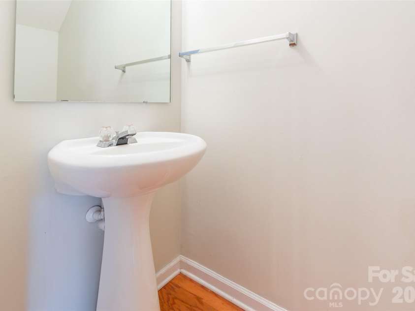 10350 Mcgoogan Lane, Charlotte, NC 28277.  MLS# CAR4397671, YatesRealty ID 33769. 