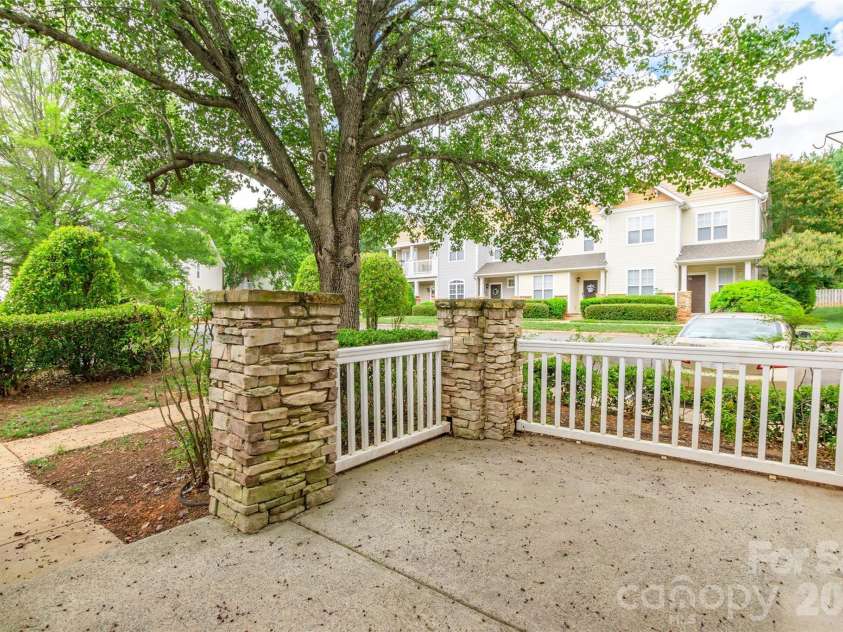 10350 Mcgoogan Lane, Charlotte, NC 28277.  MLS# CAR4397671, YatesRealty ID 33769. 