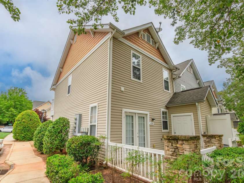 10350 Mcgoogan Lane, Charlotte, NC 28277.  MLS# CAR4397671, YatesRealty ID 33769. 