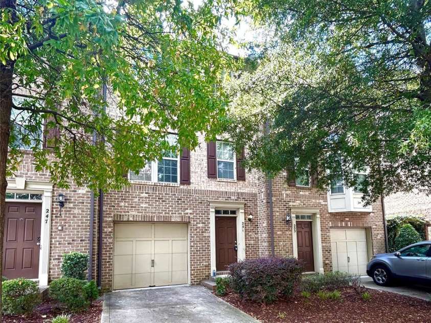 251 Lincoln Street, Charlotte, NC 28203.  MLS# CAR4342799, YatesRealty ID 3377. 