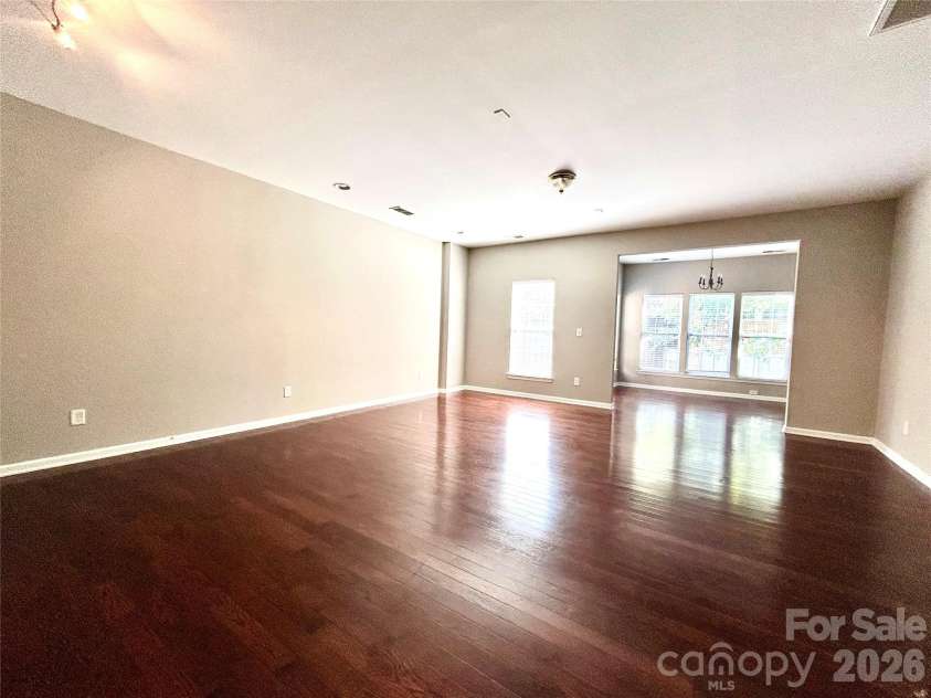 251 Lincoln Street, Charlotte, NC 28203.  MLS# CAR4342799, YatesRealty ID 3377. 