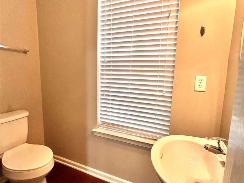 251 Lincoln Street, Charlotte, NC 28203.  MLS# CAR4342799, YatesRealty ID 3377. 