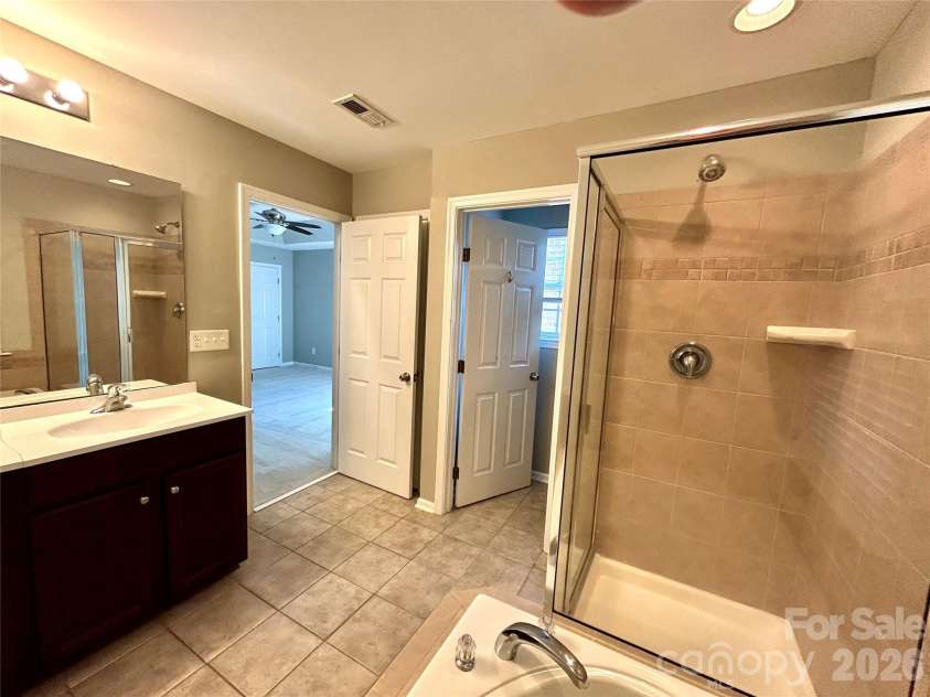 251 Lincoln Street, Charlotte, NC 28203.  MLS# CAR4342799, YatesRealty ID 3377. 