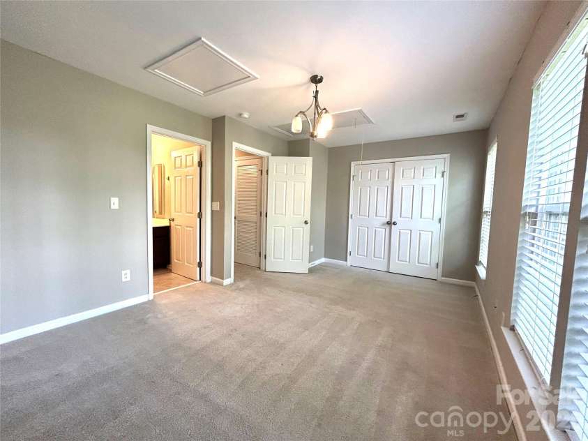 251 Lincoln Street, Charlotte, NC 28203.  MLS# CAR4342799, YatesRealty ID 3377. 