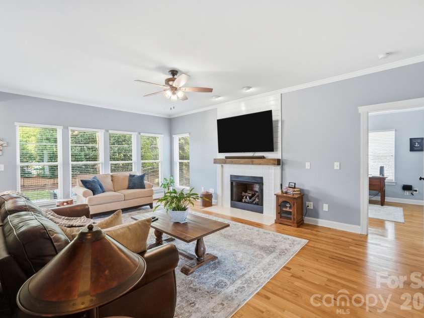 21415 John Pines Drive, Cornelius, NC 28031.  MLS# CAR4388502, YatesRealty ID 33770. 