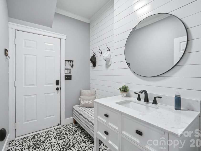 21415 John Pines Drive, Cornelius, NC 28031.  MLS# CAR4388502, YatesRealty ID 33770. 