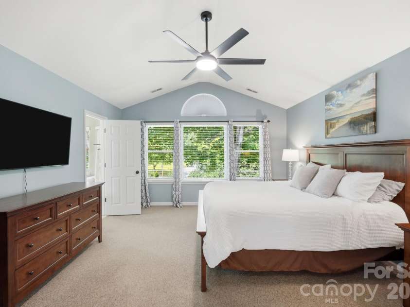 21415 John Pines Drive, Cornelius, NC 28031.  MLS# CAR4388502, YatesRealty ID 33770. 