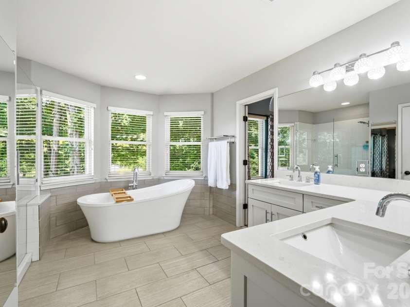 21415 John Pines Drive, Cornelius, NC 28031.  MLS# CAR4388502, YatesRealty ID 33770. 