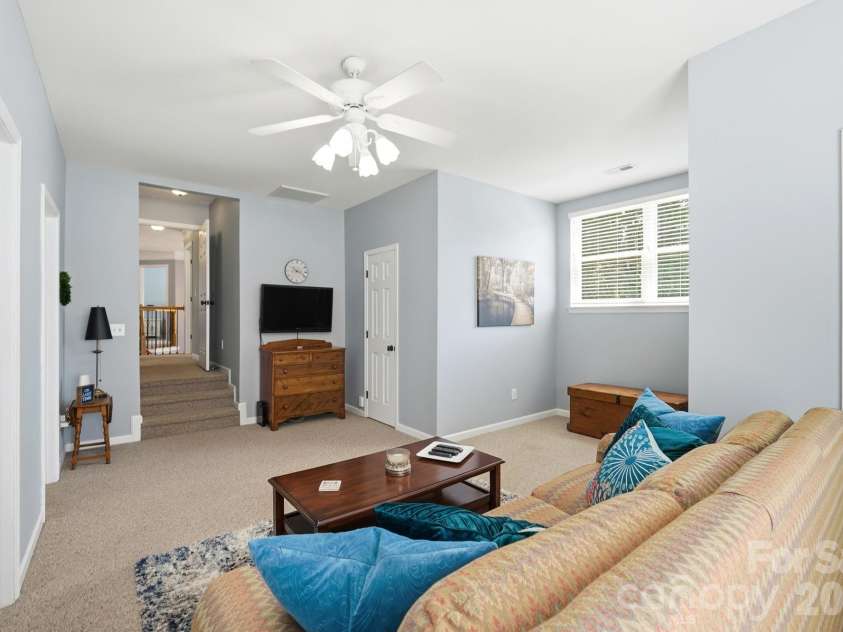 21415 John Pines Drive, Cornelius, NC 28031.  MLS# CAR4388502, YatesRealty ID 33770. 