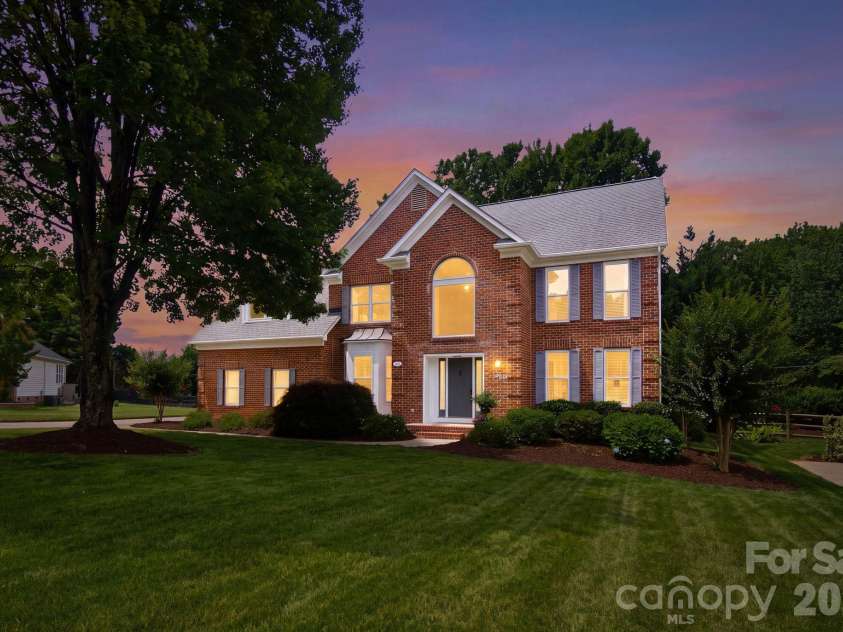 21415 John Pines Drive, Cornelius, NC 28031.  MLS# CAR4388502, YatesRealty ID 33770. 
