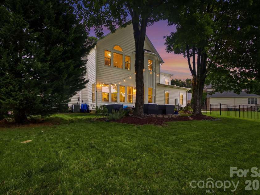 21415 John Pines Drive, Cornelius, NC 28031.  MLS# CAR4388502, YatesRealty ID 33770. 