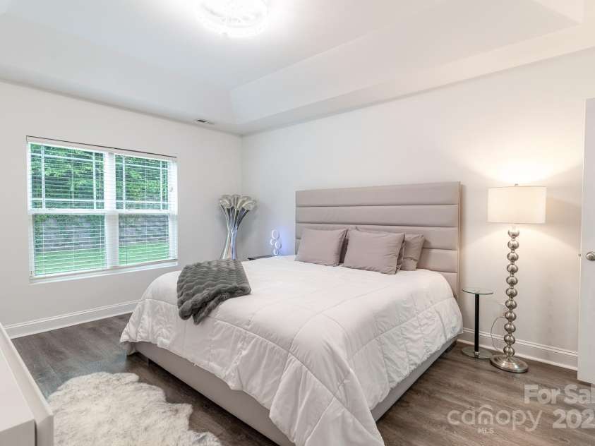 6402 Colonial Garden Drive, Huntersville, NC 28078.  MLS# CAR4291074, YatesRealty ID 33770. Primary suite with tray ceiling.