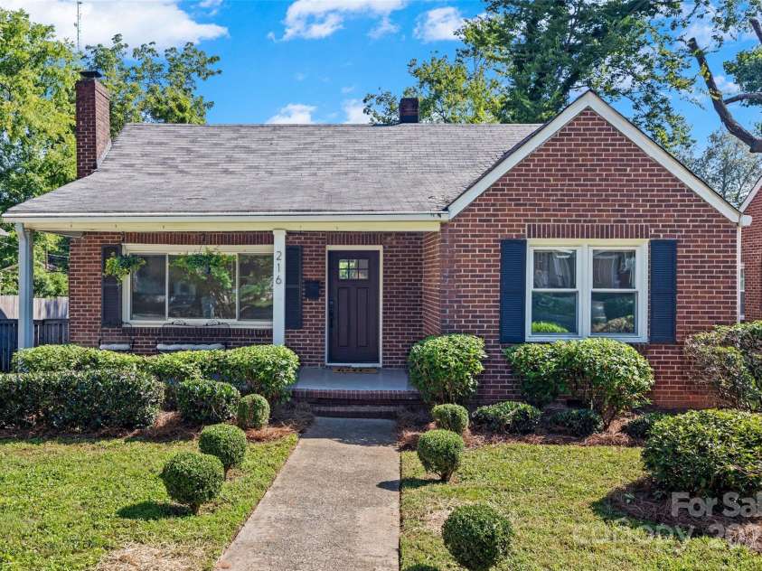 216 Sylvania Avenue, Charlotte, NC 28206.  MLS# CAR4292967, YatesRealty ID 33771. 216 Sylvania Ave