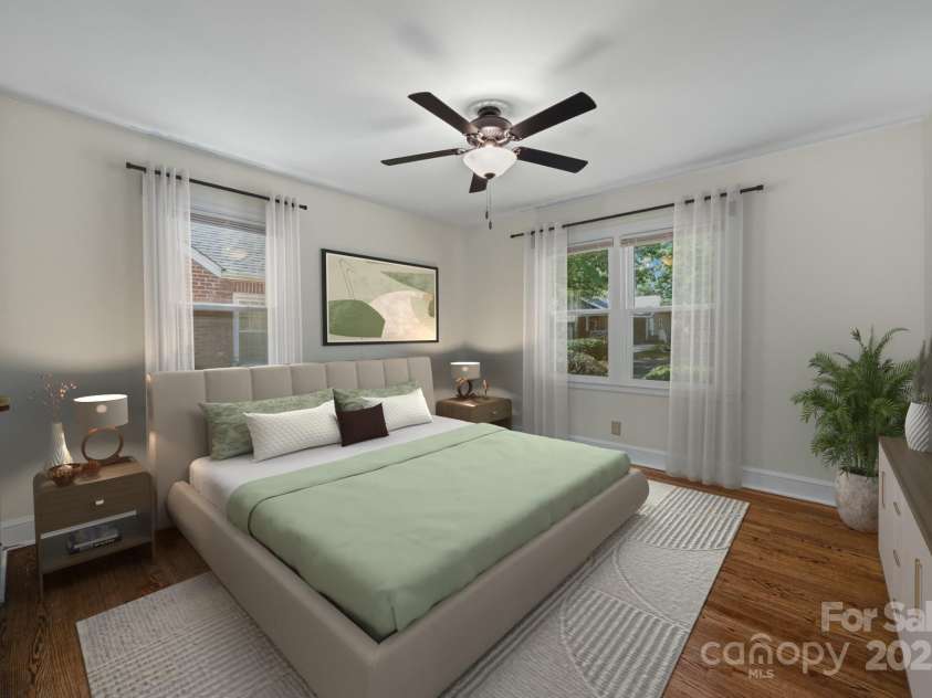 216 Sylvania Avenue, Charlotte, NC 28206.  MLS# CAR4292967, YatesRealty ID 33771. Primary Bedroom - 216 Sylvania Ave