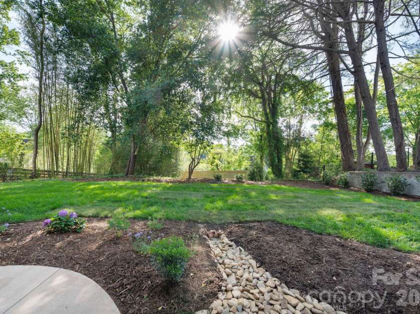 4 Baird Lane, Asheville, NC 28804.  MLS# CAR4380981, YatesRealty ID 33771. 