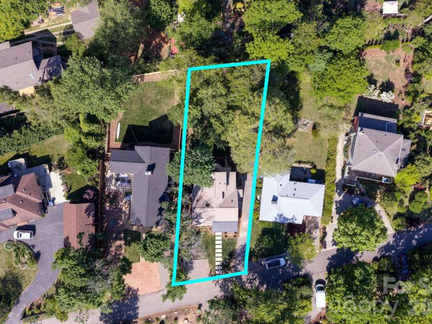 4 Baird Lane, Asheville, NC 28804.  MLS# CAR4380981, YatesRealty ID 33771. Deep Lot