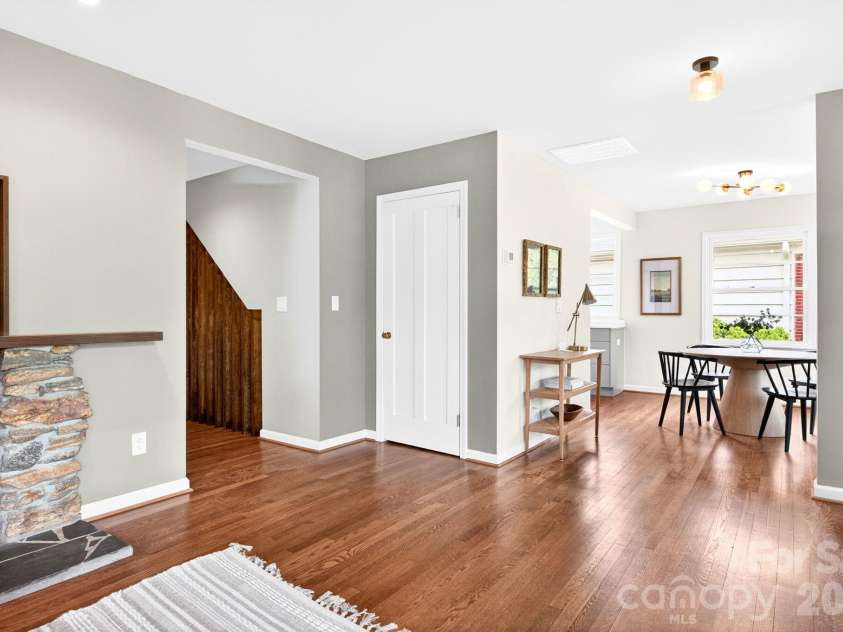 4 Baird Lane, Asheville, NC 28804.  MLS# CAR4380981, YatesRealty ID 33771. Gleaming Hardwoods