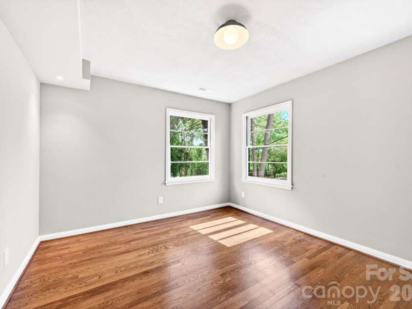 4 Baird Lane, Asheville, NC 28804.  MLS# CAR4380981, YatesRealty ID 33771. Great Secondary Main Level Bedroom