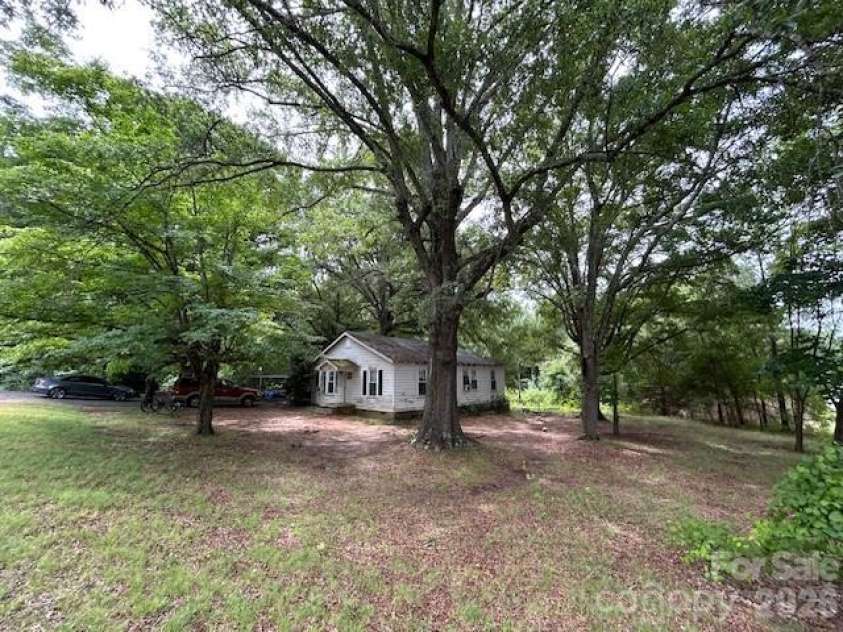145 Alexander Acres Road, Mooresville, NC 28115.  MLS# CAR4395153, YatesRealty ID 33772. 