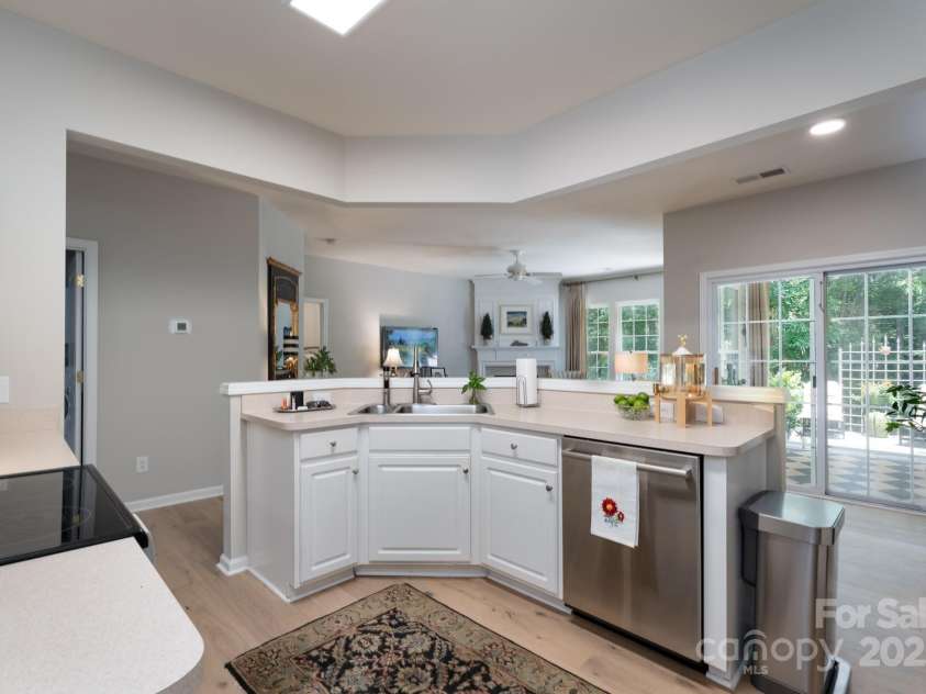 8637 Annabel Lee Lane, Charlotte, NC 28277.  MLS# CAR4290292, YatesRealty ID 33772. 