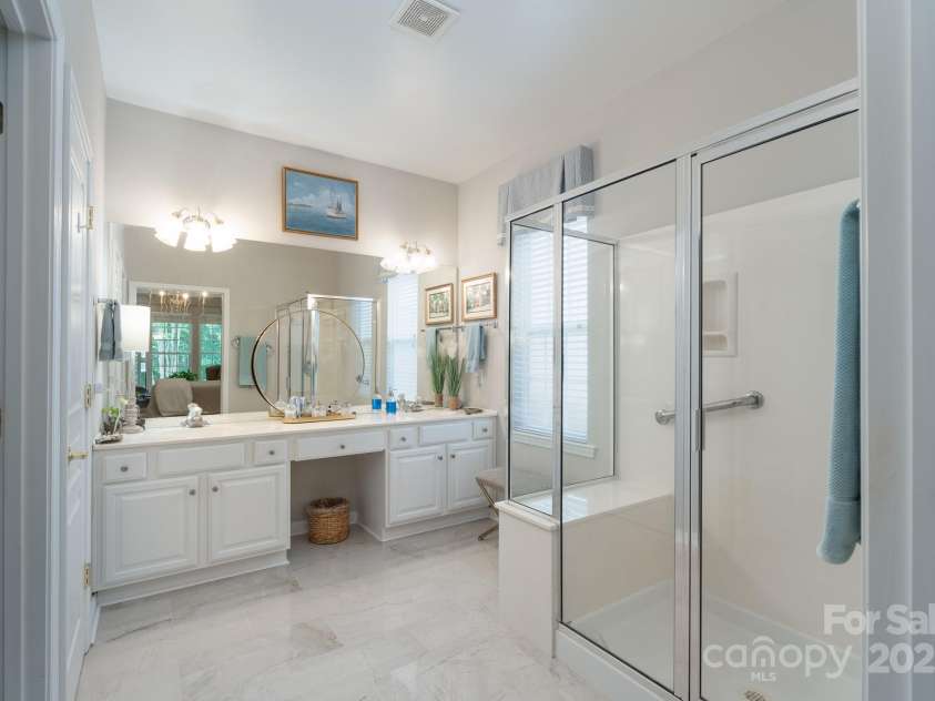 8637 Annabel Lee Lane, Charlotte, NC 28277.  MLS# CAR4290292, YatesRealty ID 33772. 