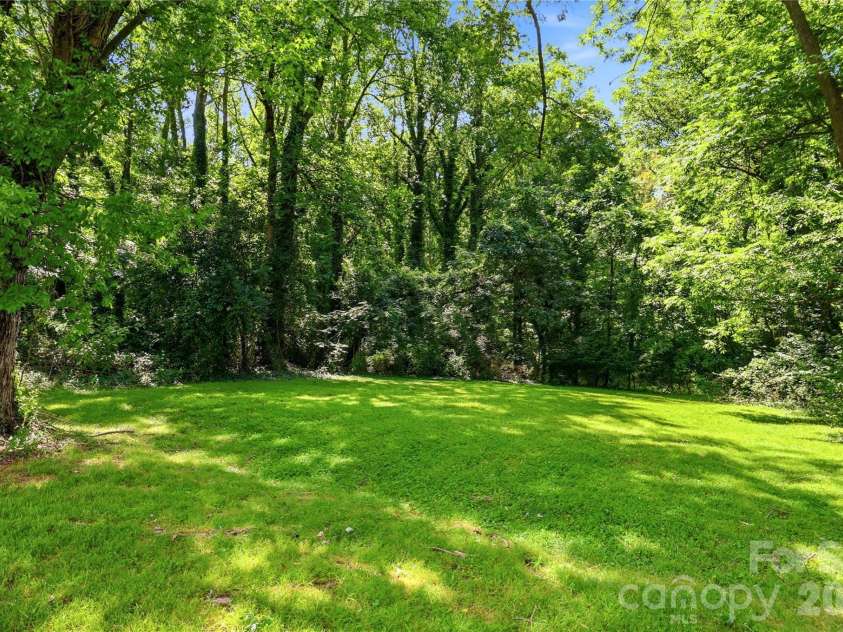 1013 7th Street, Hickory, NC 28601.  MLS# CAR4396981, YatesRealty ID 33773. 