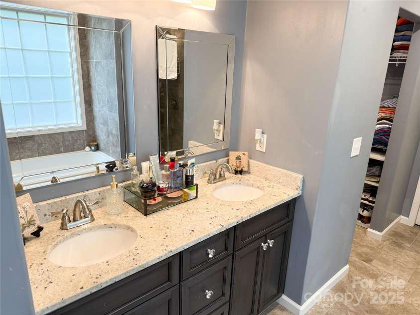 2302 Saratoga Run, Morganton, NC 28655.  MLS# CAR4292402, YatesRealty ID 33773. Double vanity in primary bathroom, walk-in closet