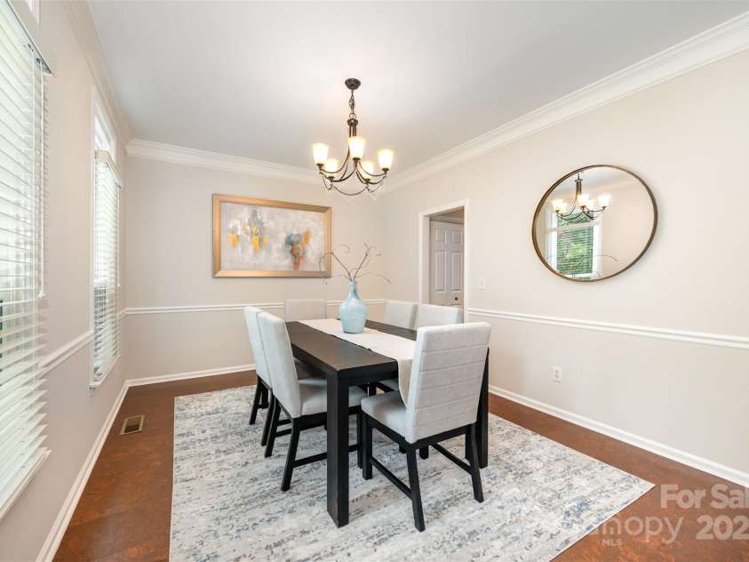207 Walnut Point Drive, Matthews, NC 28105.  MLS# CAR4287595, YatesRealty ID 33774. Dining Room