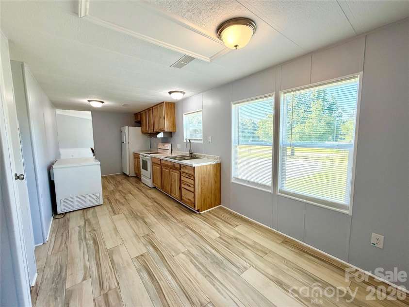 438 Hall Spencer Road, Catawba, SC 29704.  MLS# CAR4391247, YatesRealty ID 33774. Kitchen