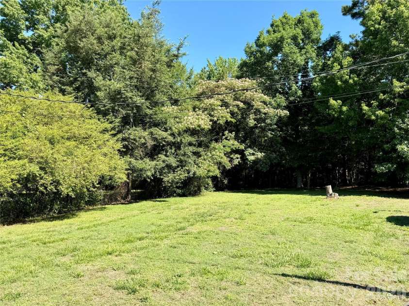 438 Hall Spencer Road, Catawba, SC 29704.  MLS# CAR4391247, YatesRealty ID 33774. Side Yard