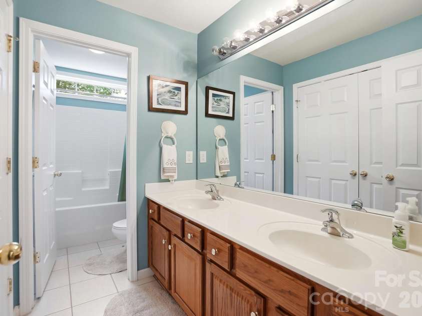 1406 Finsbury Lane, Tega Cay, SC 29708.  MLS# CAR4372368, YatesRealty ID 33775. 