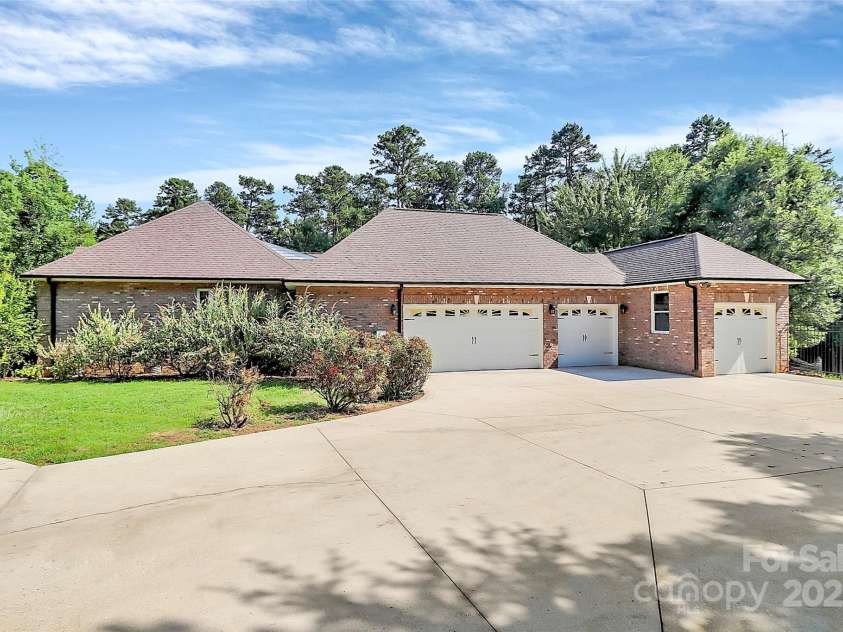 320 Lake Lynn Road, Concord, NC 28025.  MLS# CAR4283791, YatesRealty ID 33775. 