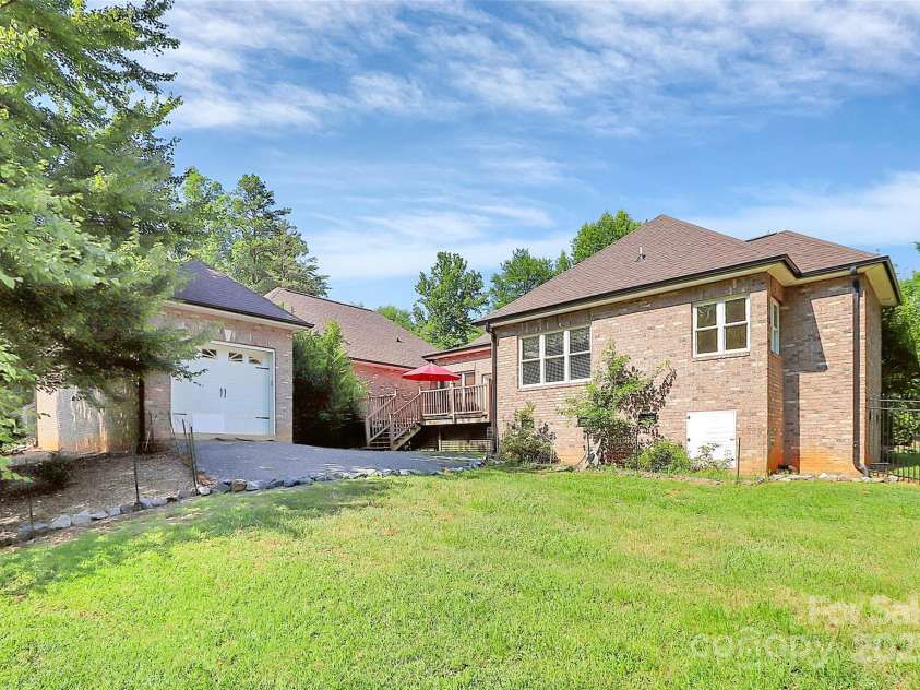 320 Lake Lynn Road, Concord, NC 28025.  MLS# CAR4283791, YatesRealty ID 33775. 