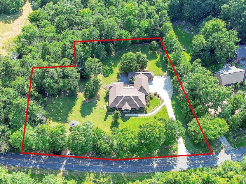 320 Lake Lynn Road, Concord, NC 28025.  MLS# CAR4283791, YatesRealty ID 33775. 