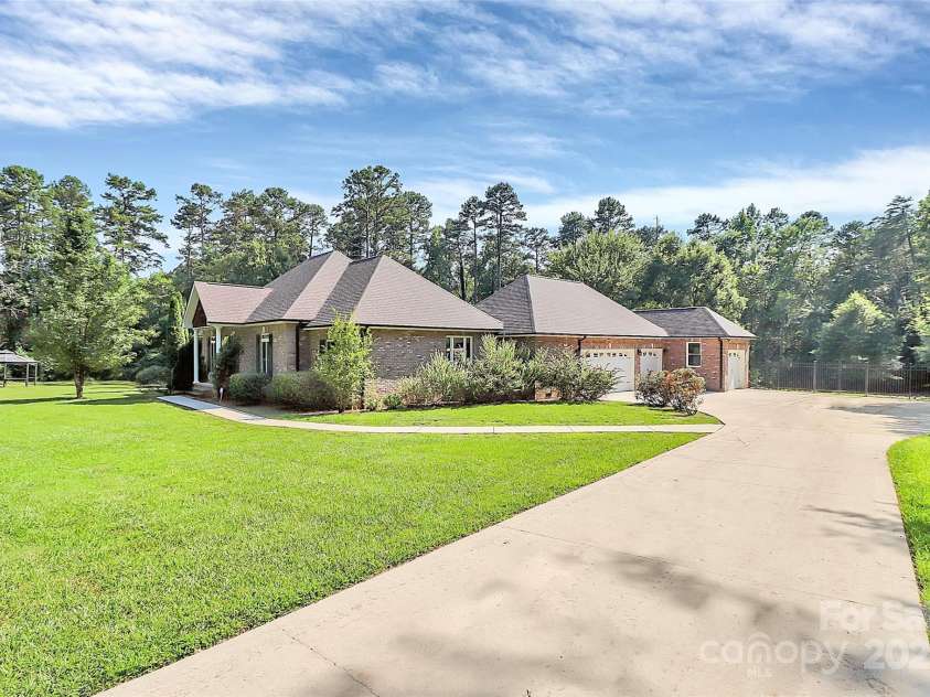 320 Lake Lynn Road, Concord, NC 28025.  MLS# CAR4283791, YatesRealty ID 33775. 