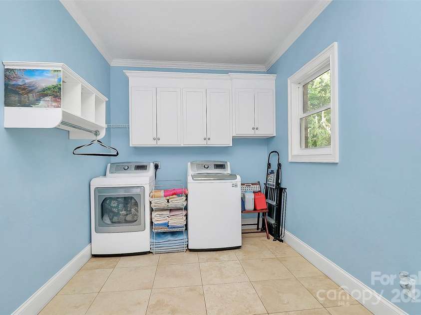 320 Lake Lynn Road, Concord, NC 28025.  MLS# CAR4283791, YatesRealty ID 33775. Huge 15 x 9 Laundry Rm