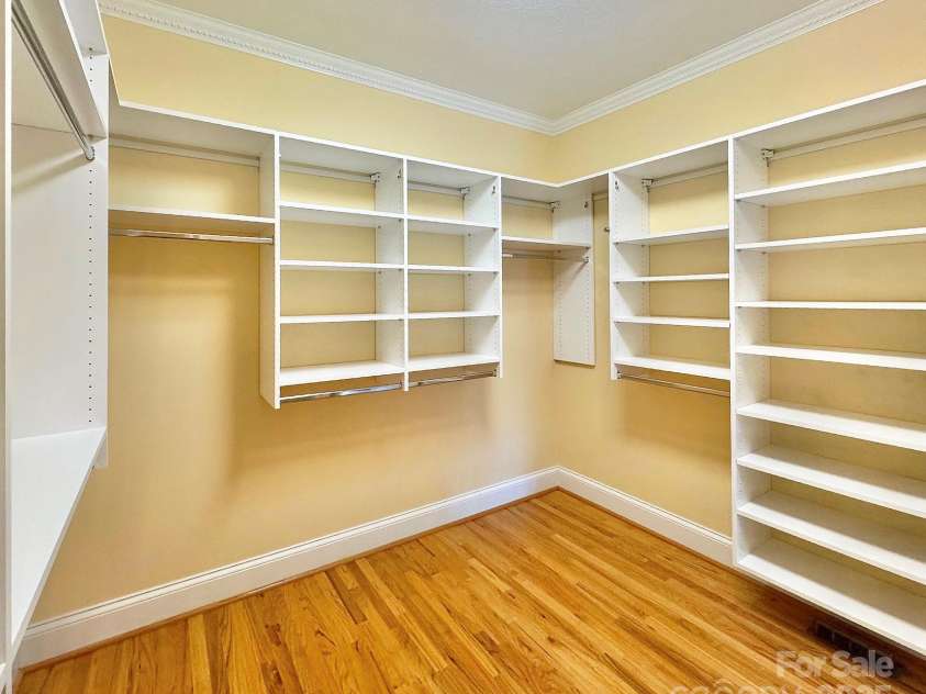 320 Lake Lynn Road, Concord, NC 28025.  MLS# CAR4283791, YatesRealty ID 33775. Primary Closet #1