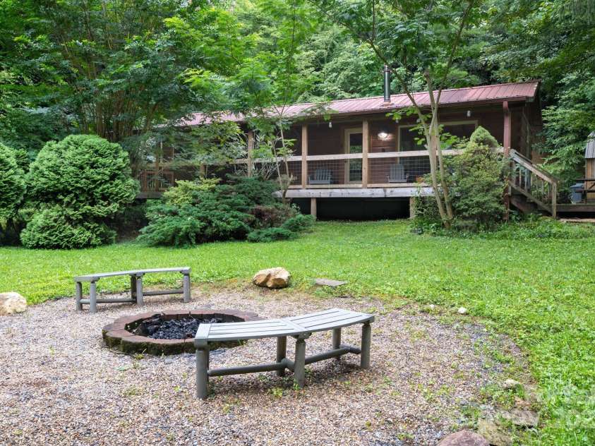 97 Carolina Hills Drive, Horse Shoe, NC 28742.  MLS# CAR4288538, YatesRealty ID 33776. 
