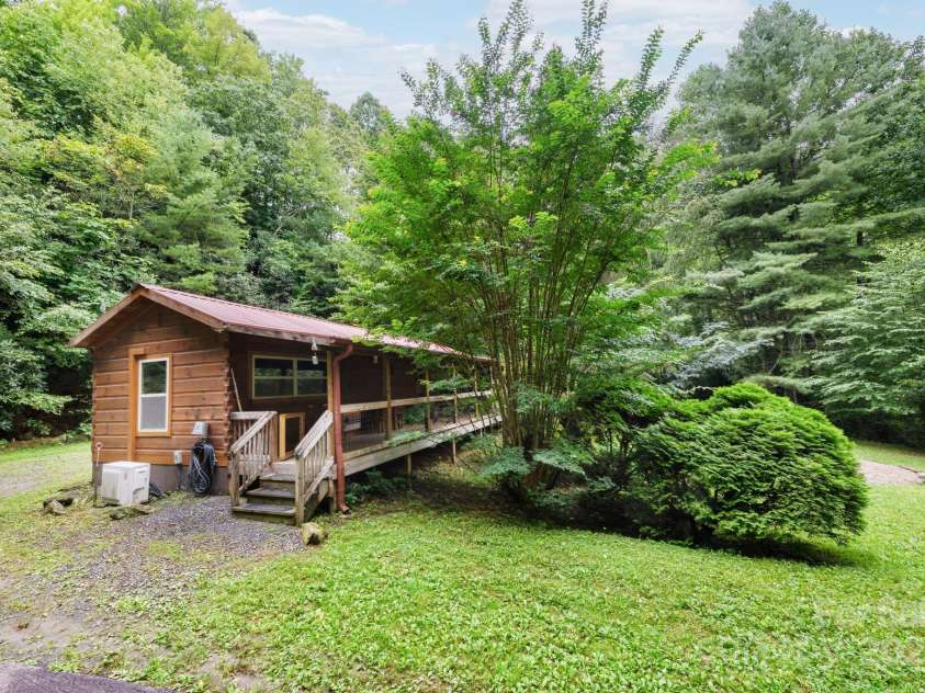 97 Carolina Hills Drive, Horse Shoe, NC 28742.  MLS# CAR4288538, YatesRealty ID 33776. 