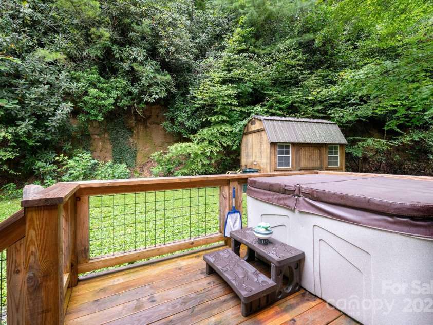 97 Carolina Hills Drive, Horse Shoe, NC 28742.  MLS# CAR4288538, YatesRealty ID 33776. 