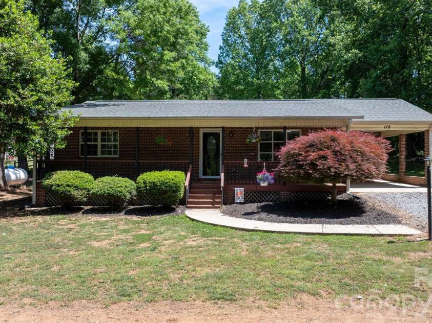 119 Nevermore Lane, Statesville, NC 28677.  MLS# CAR4383283, YatesRealty ID 33777. 