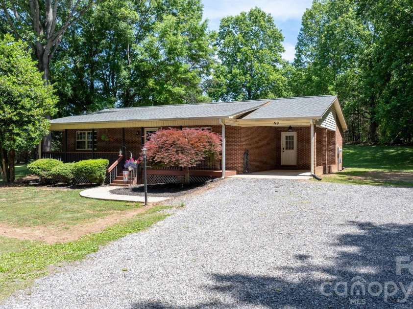 119 Nevermore Lane, Statesville, NC 28677.  MLS# CAR4383283, YatesRealty ID 33777. 