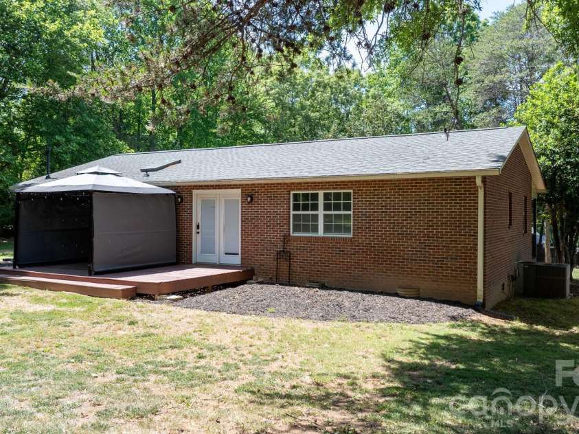 119 Nevermore Lane, Statesville, NC 28677.  MLS# CAR4383283, YatesRealty ID 33777. 