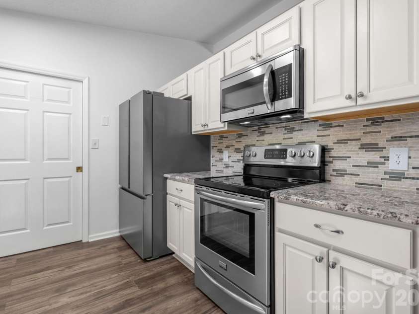 119 Nevermore Lane, Statesville, NC 28677.  MLS# CAR4383283, YatesRealty ID 33777. 