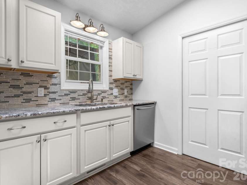 119 Nevermore Lane, Statesville, NC 28677.  MLS# CAR4383283, YatesRealty ID 33777. 