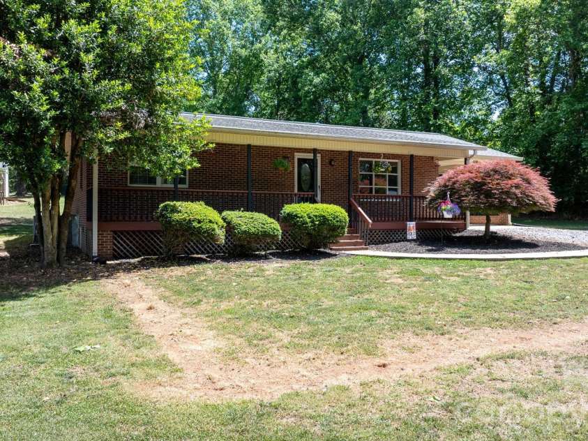 119 Nevermore Lane, Statesville, NC 28677.  MLS# CAR4383283, YatesRealty ID 33777. 