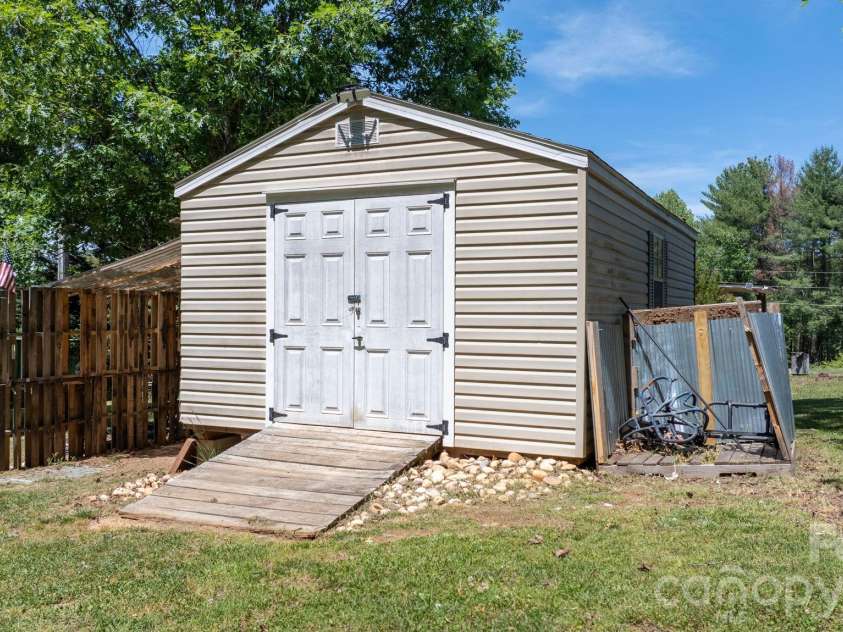 119 Nevermore Lane, Statesville, NC 28677.  MLS# CAR4383283, YatesRealty ID 33777. 