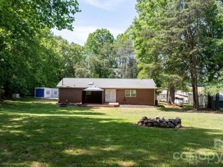 119 Nevermore Lane, Statesville, NC 28677.  MLS# CAR4383283, YatesRealty ID 33777. 